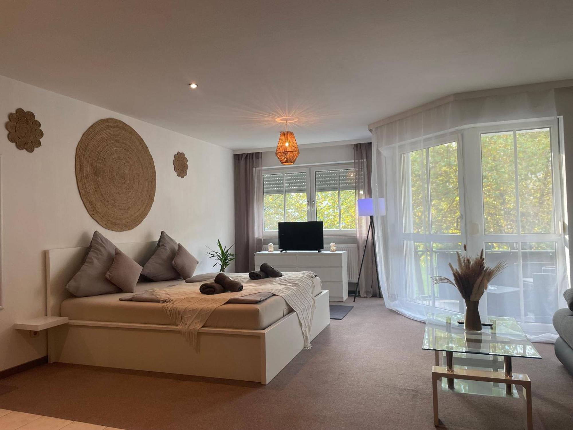 Kingsize Bett Boho Apartment Mit Tiefgarage Naehe Salzburg Freilassing Dış mekan fotoğraf
